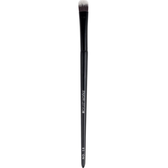 Brushworks No. 18 Flat Eye Brush