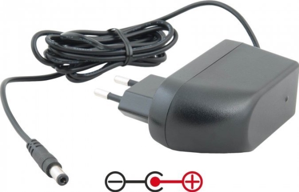 Avacom universell nätadapter 12V 2A 24W 5,5x2,5 mm (plus i mitten)
