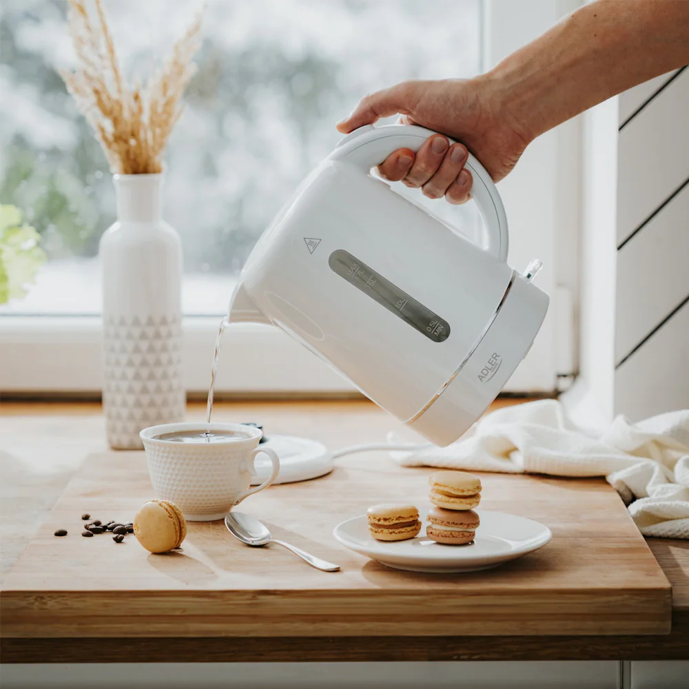 Vattenkokare 1,7 L med kalkfilter och automatisk avstängning / vit elkittel / vattenkittel