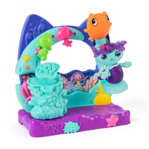 Gabby's Movie Balcony - Swing & Swim