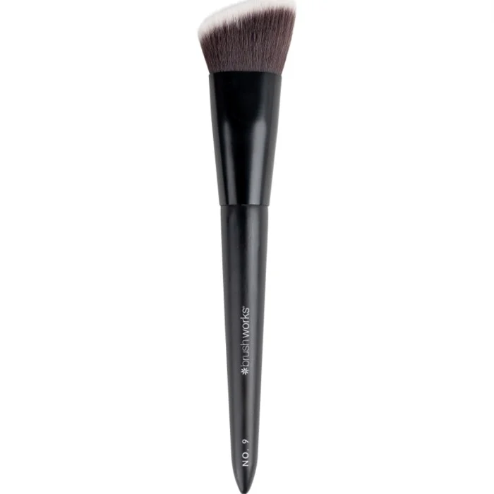 Brushworks No. 9 Angled Flat Top Foundation Buffing Brush