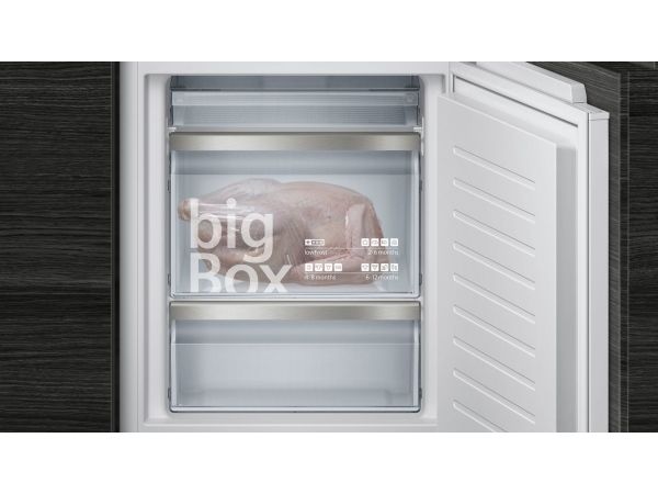 Siemens iQ500 KI86SADE0 - Kylskåp/frys - bottenfrysskåp - inbyggd - fördjupning - bredd: 56 cm - djup: 55 cm - höjd: 177.5 cm - 266 liter - Klass E