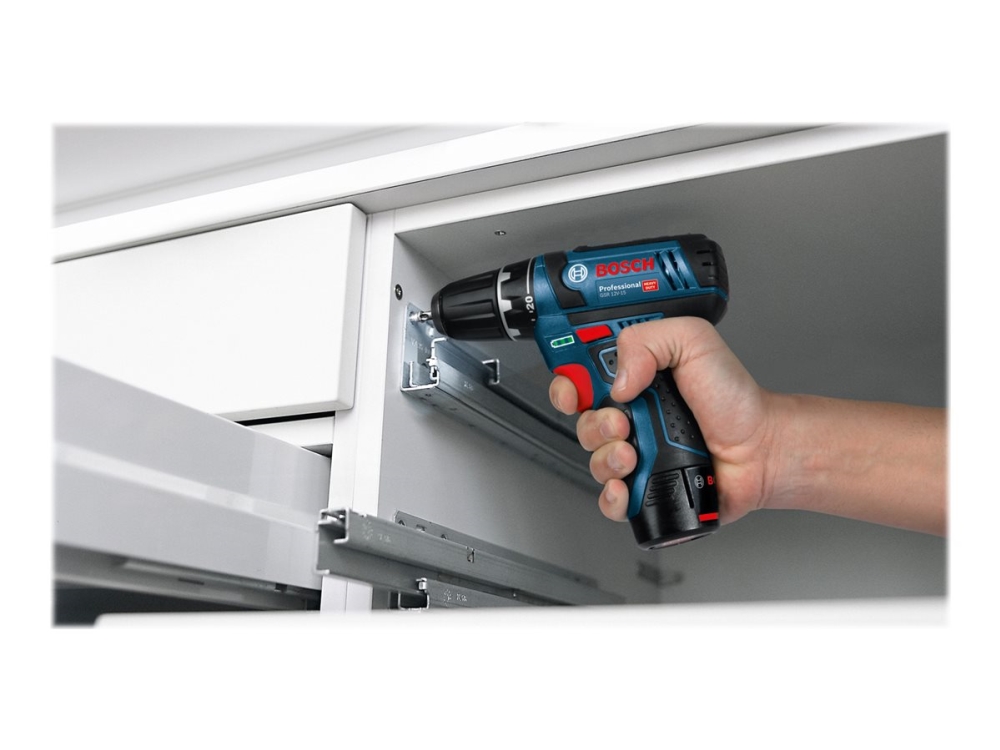 Bosch GSR 12V-15 Professional borrskruvdragare 12 V 30 N·m, 2x 2,0 Ah, 25 bits