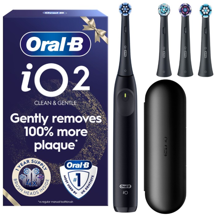 Oral-B iO2 Eltandborste Giftset Svart 4 tandborsthuvuden, resefodral