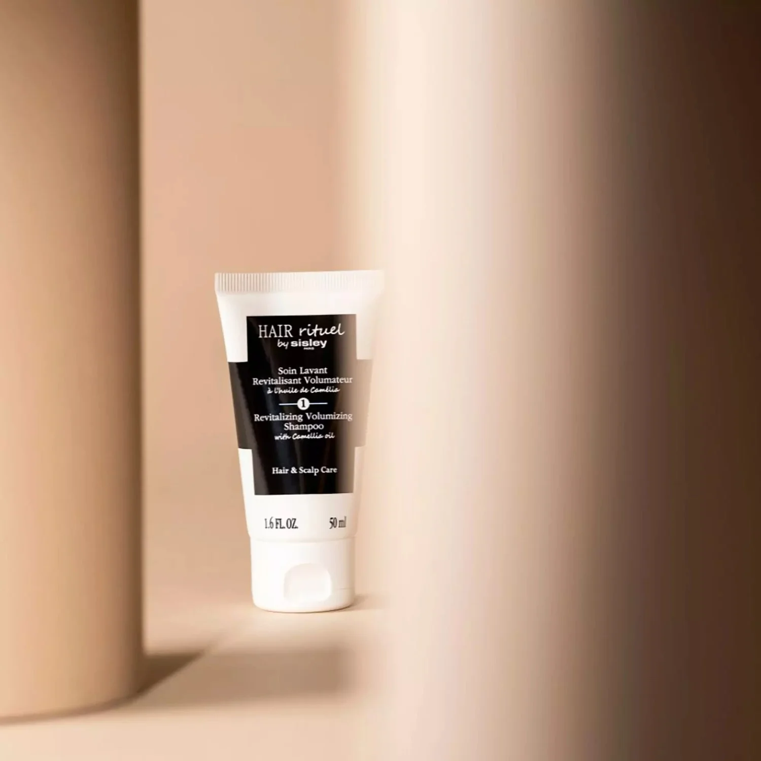 Sisley Revitalizing Volumizing Shampoo 50 ml, bild 3