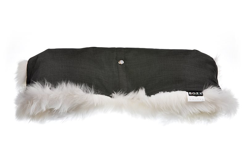 Bozz handmuff lammskinn, svart melange/vit långhårig